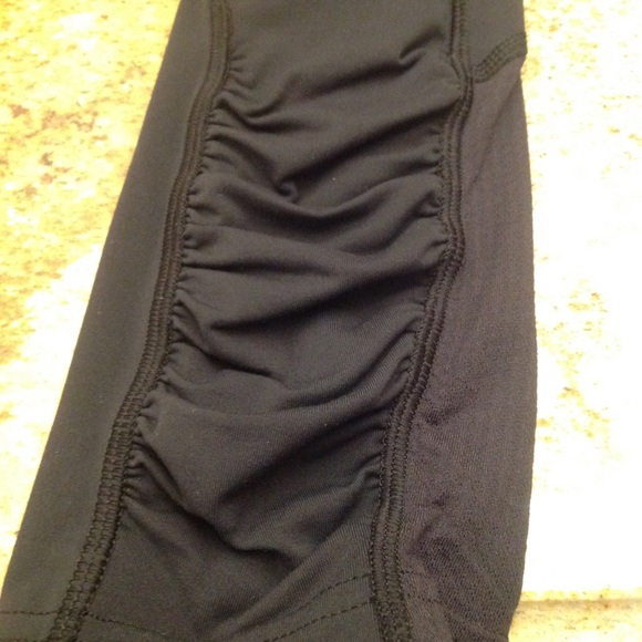Lululemon Ruched Crops - Picture 5 of 7